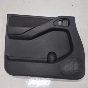 Acabamento de Porta Dianteira Esquerda Nissan Frontier